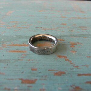 COACH WOMEN'S SIGNATURE FAUX SILVER BAND RING LOGO SZ 6